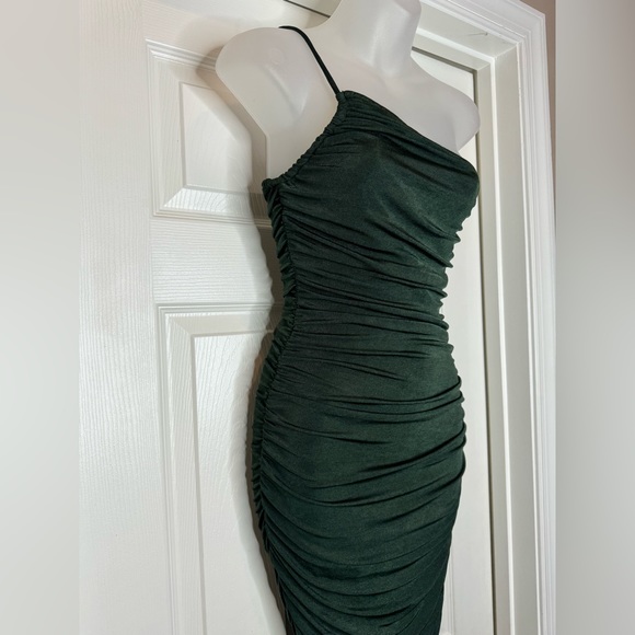 Hunter Green One Shoulder Ruched Midi Dress - Picture 7 of 9